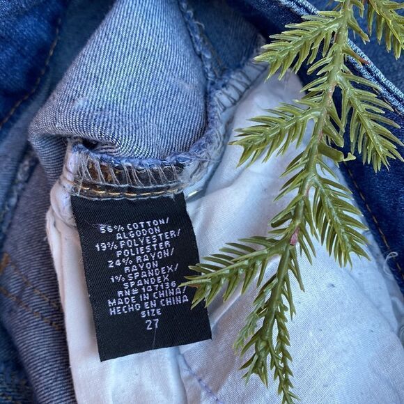 1822 Denim Distressed Jeans/Pants - Picture 9 of 13